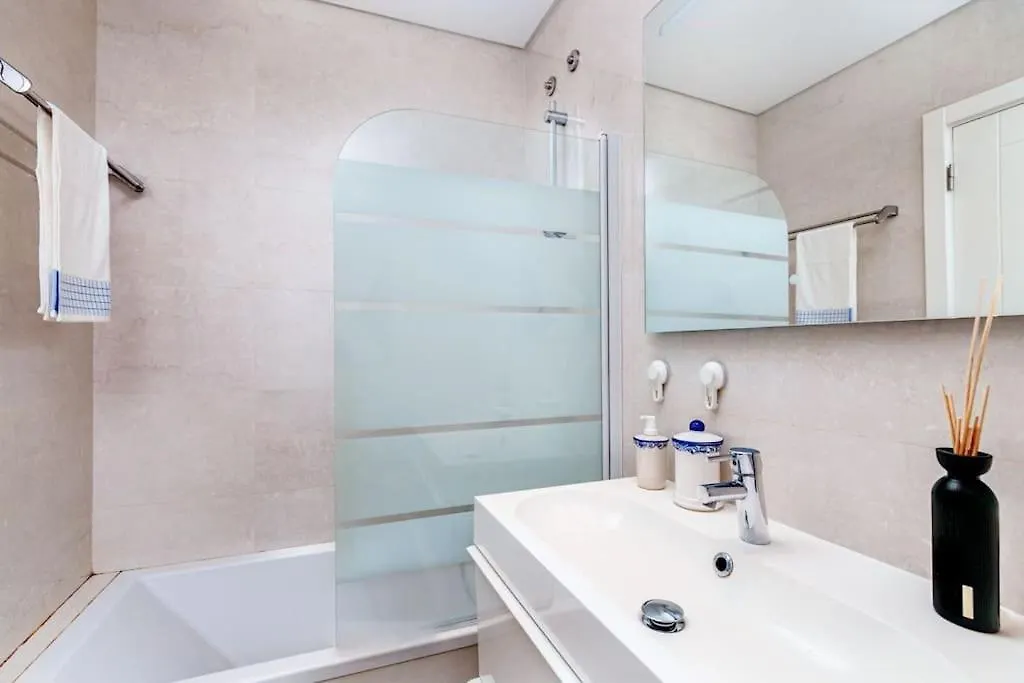 Cozy Bright Space With Landscape And Air Conditioner Lisboa