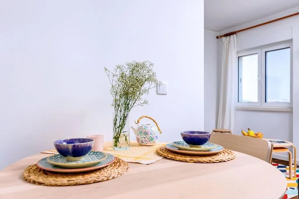 Cozy Bright Space With Landscape And Air Conditioner Lisboa